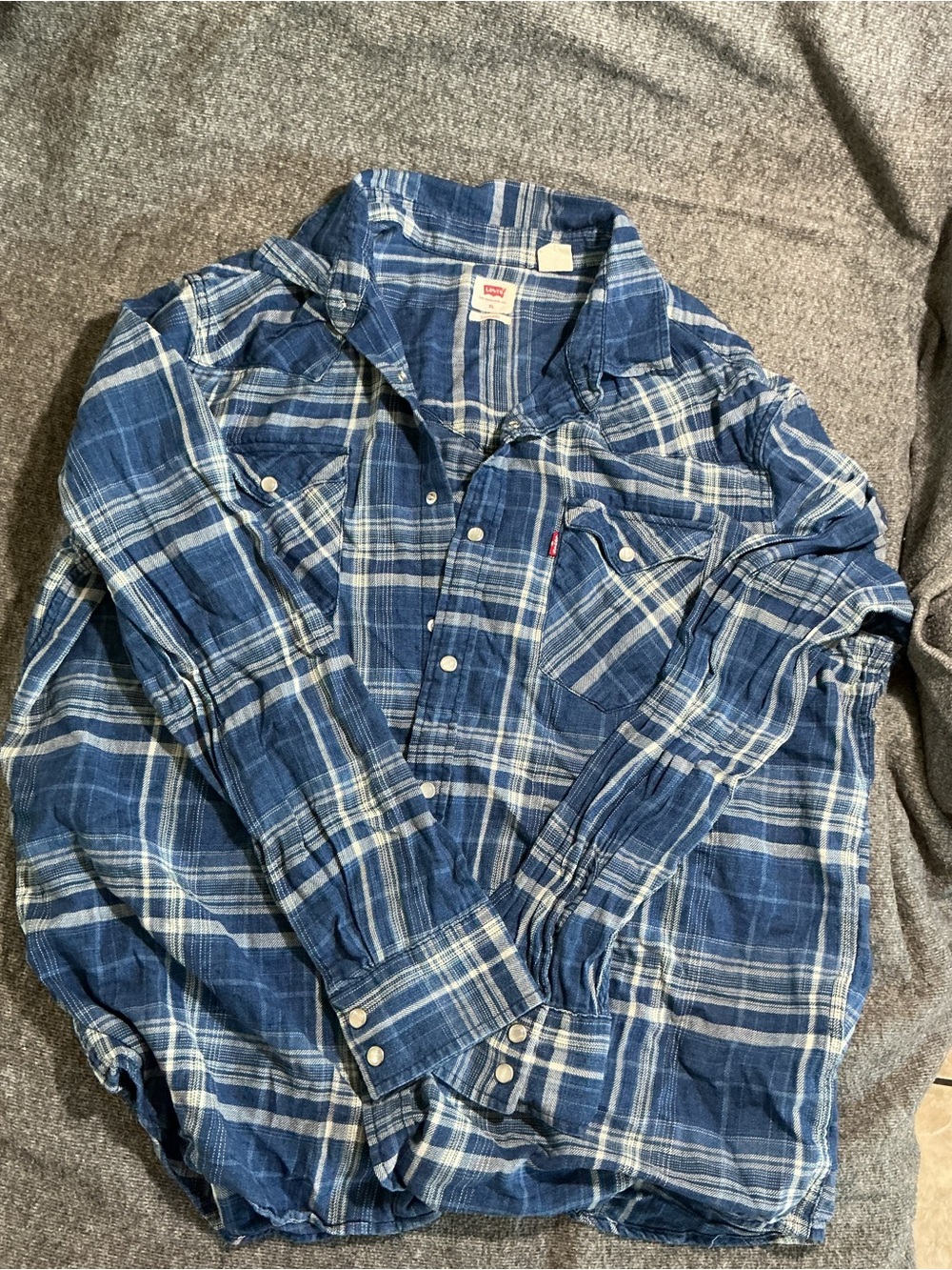Levi's Men's Blue & White Plaid Button-Down Shirt
